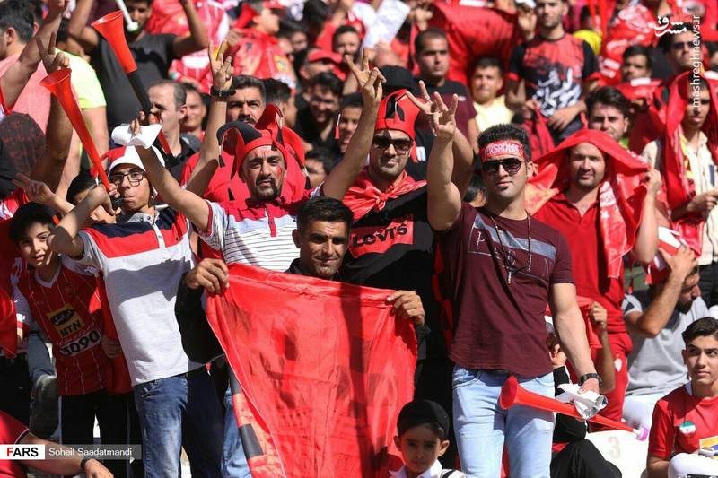 حضورتماشاگران و تمرین پرسپولیسی‌ها پیش از دیدار با الدحیل