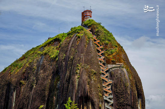 عکس/ عجیب‌ترین صخره راه پله‌دار جهان