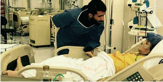 عکس/ لحظه دردناک وداع بشار رسن با مادرش