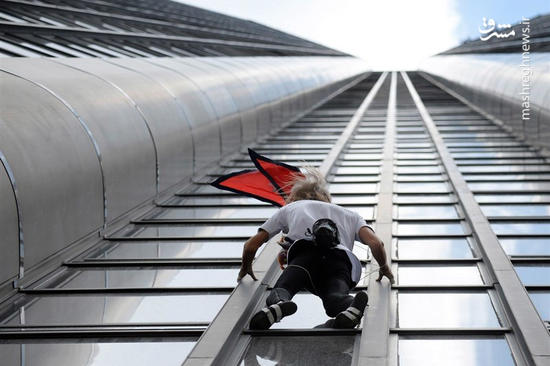 فیلم/ حمله مرد عنکبوتی به ساختمان 46 طبقه!