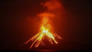 تصاویری از فوران آتش فشان در اندونزی