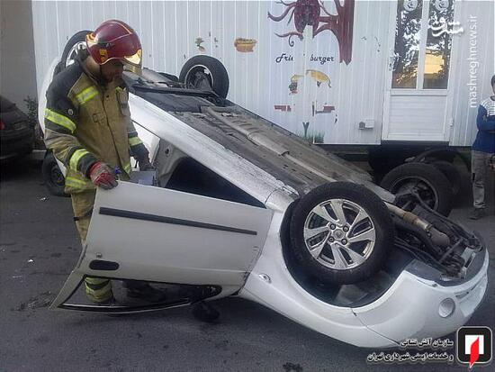 عکس/ واژگونی خودروی تیبا در فرمانیه