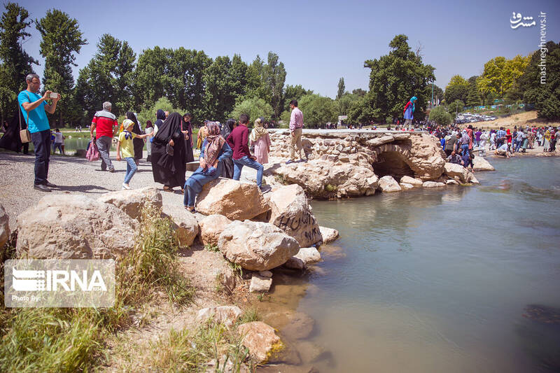 عکس/ حضور گردشگران در تاق بستان کرمانشاه