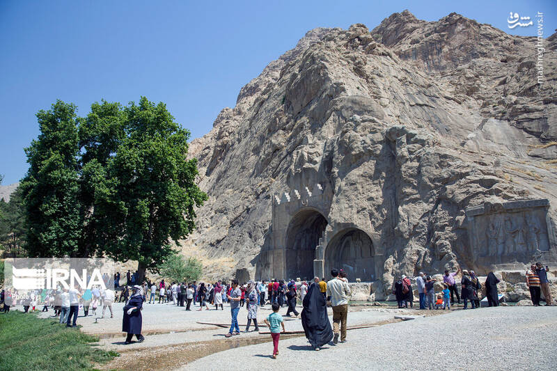 عکس/ حضور گردشگران در تاق بستان کرمانشاه