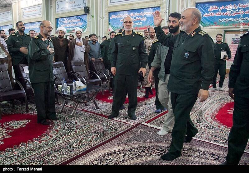 عکس/ سرلشکر سلامی در جمع پاسداران کرمانشاه
