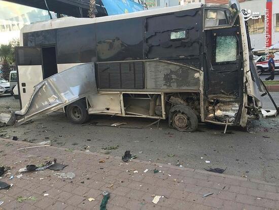 عکس/ انفجار خونین در اتوبوس حامل پلیس ترکیه