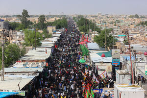 حضور زوار اربعین در قبرستان"وادی السلام"