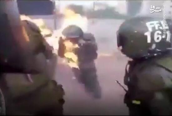 فیلم/  لحظه آتش گرفتن دو پلیس زن شیلی