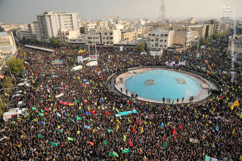 عکس میدان انقلاب تهران