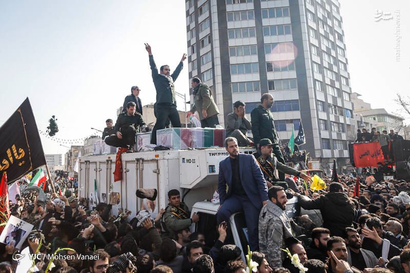 سیل خروشان مردم تهران در مراسم وداع با پیکر شهید سلیمانی