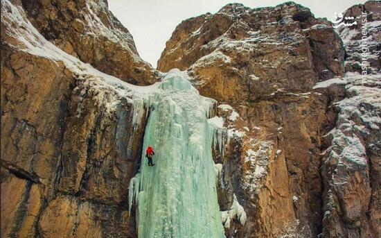 عکس/ آبشار یخی در جاده چالوس