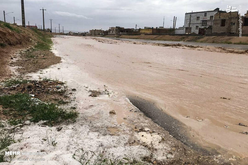 تندباد و باران شدید در استان سمنان