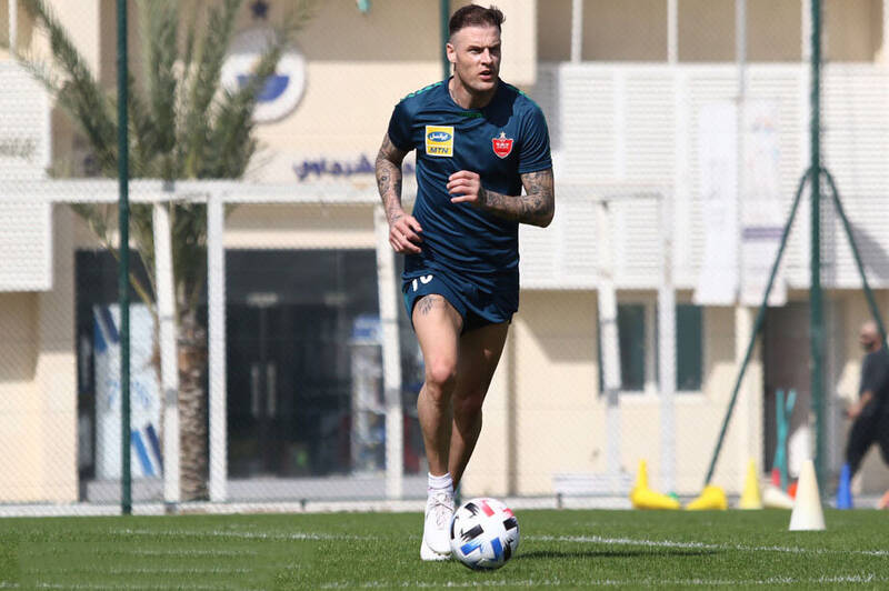 بلاتکلیف مثل مهاجم جنجالی پرسپولیس