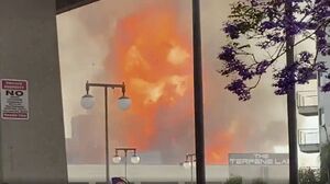 انفجار و آتش سوزی مهیب در مرکز لس آنجلس