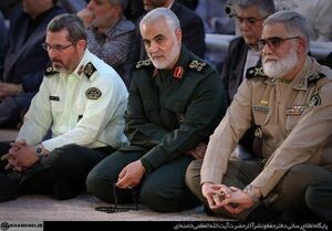 تصویری از شهید سلیمانی در مراسم بزرگداشت سالروز رحلت امام خمینی (ره) - ۱۴ خرداد ۹۸