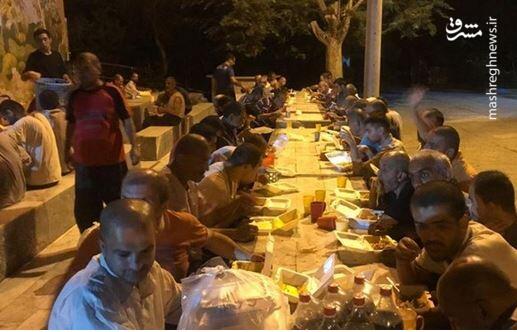 سفره مهربانی باشگاه نساجی در شب شهادت امام صادق(ع) +عکس