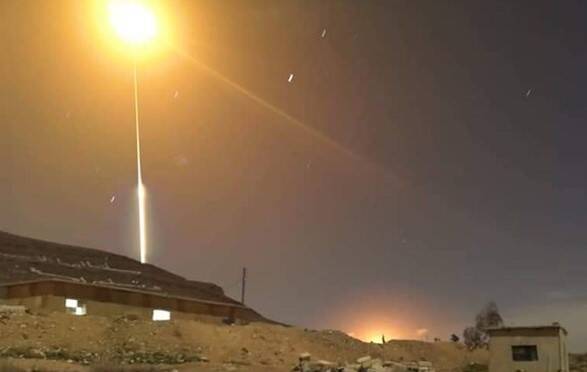 پدافند هوایی سوریه به سمت پهپادهای ناشناس شلیک کرد