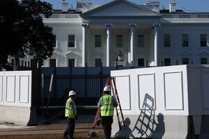 عکس/ افزایش دیوار امنیتی دور کاخ سفید