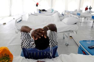 تبدیل یک استادیوم فوتبال در کنیا به بیمارستان و نقاهتگاه محل بستری بیماران کووید19 – رویترز