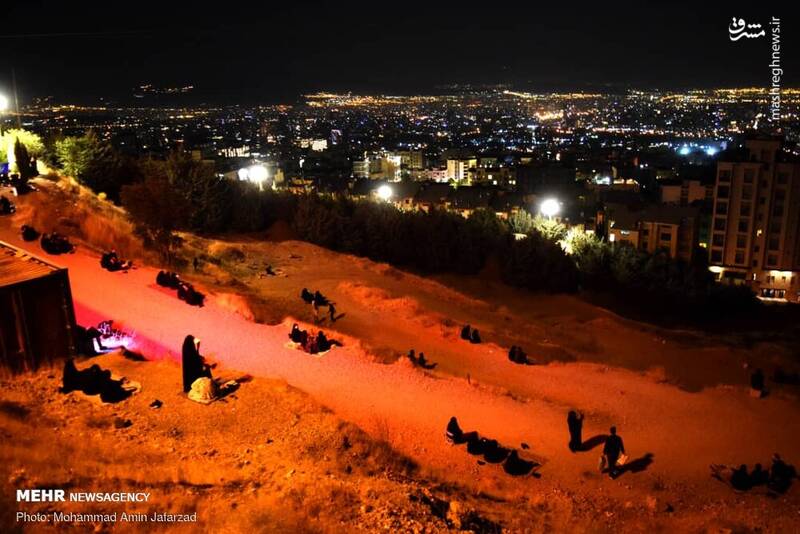 عکس/ عزاداری شب تاسوعا در کهف الشهدا