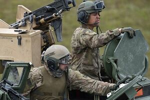 ارتش آمریکا حمله به روسیه را در «آریزونا» شبیهسازی کرد ارتش آمریکا حمله به روسیه را در «آریزونا» شبیه سازی کرد - کراپشده