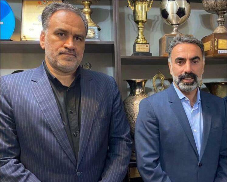 با کمک فکری استقلال بزرگ را احیا میکنیم با کمک فکری استقلال بزرگ را احیا میکنیم