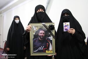 عکس/ دیدار جمعی از همسران شهدا با خانواده شهید محمدی