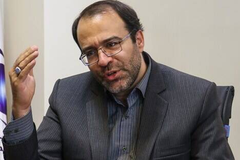 انتقاد از رزم حسینی به دلیل عدم ترخیص کالاها در گمرک در کمیسیون اقتصادی مجلس
