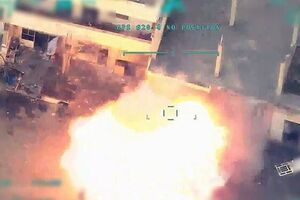 سقوط هواپیمای جاسوسی ترکیه و حملات هواپیمای ناشناس در استان حلب سوریه سقوط هواپیمای جاسوسی ترکیه و حملات هواپیمای ناشناس در استان حلب سوریه - کراپشده