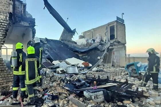 خانه مسکونی در مشهد در پی انفجار فرو ریخت