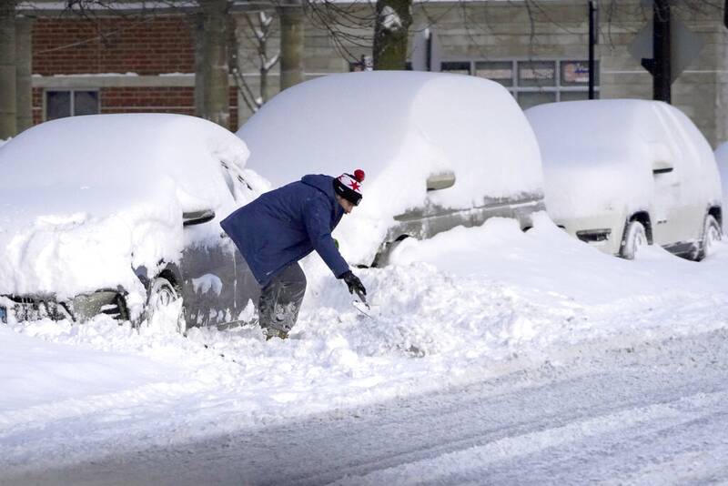 طوفان و برف میلیون‌ها آمریکایی را خانه‌نشین کرد
