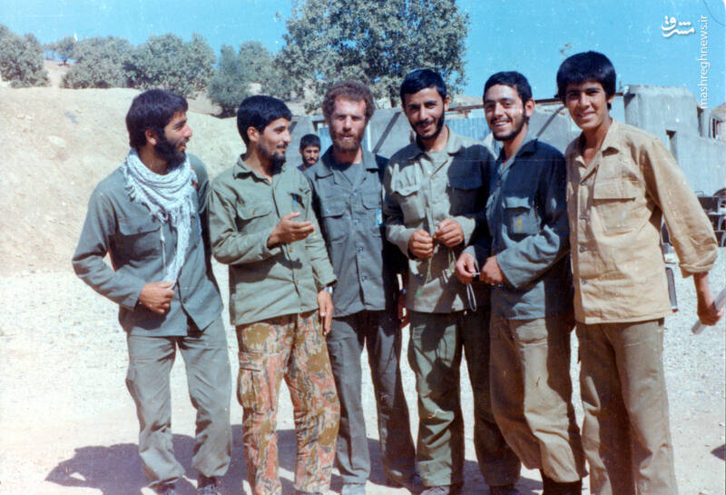 شهید «حاج محمدابراهیم همت» در کنار شهیدان محسن نورانی، محمدتقی پکوک و اکبر زجاجی