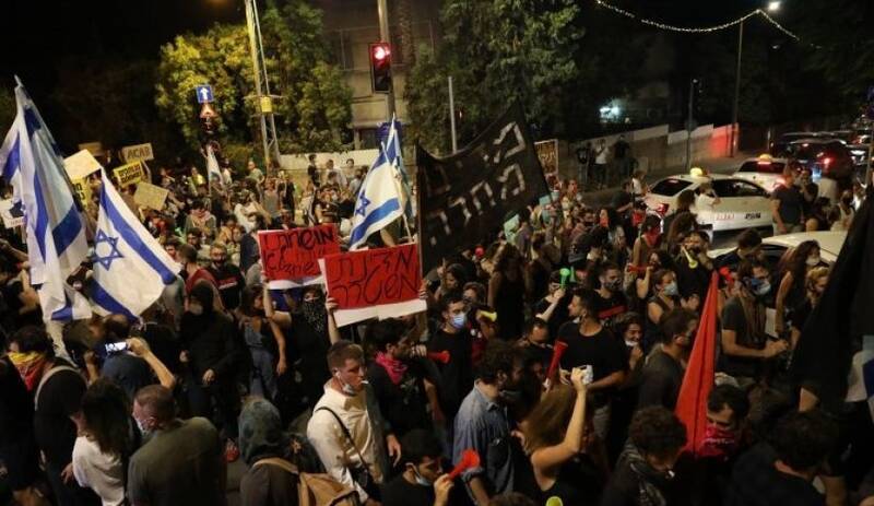 زد و خورد نیروهای امنیتی با مخالفان نتانیاهو مقابل اقامتگاه وی +فیلم