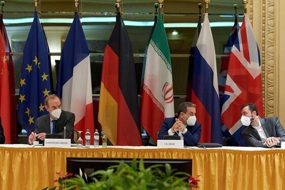 وزارت خارجه را به شکل دوران قاجار اداره کردهاند/ اروپا در وین به دنبال فشار بیشتر به ایران بود/ کسی دیگر به سخنان روحانی اعتنا نمیکند