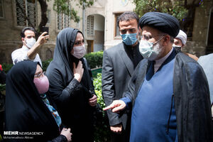 عکس/ حضور حجت الاسلام رئیسی در بازار تهران