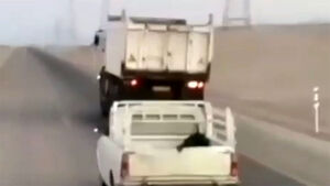 سوختگیری کامیون به سبک هواپیما در ایران! / این فیلم هالیوودی نیست؟! +فیلم