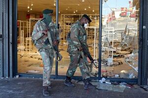 ۱۰ کشته بر اثر حمله به مرکز خرید در آفریقای جنوبی