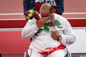 اشک‌های ملی پوش کشورمان روی سکو