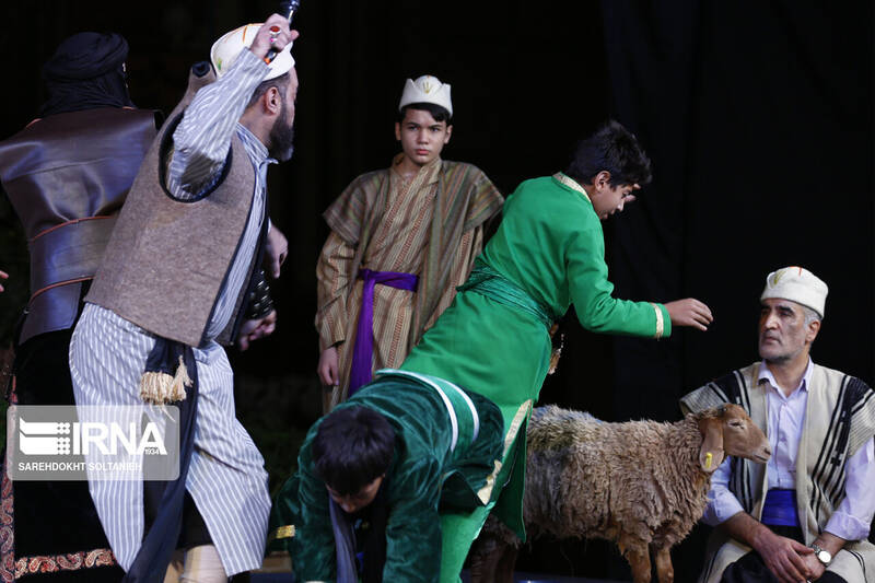 عکس/ تعزیه خوانی «شبیه حسین (ع)»