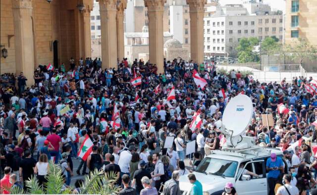 لبنان،تيراندازي،تجمع،كاخ