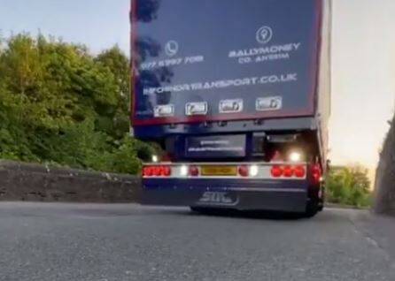 فیلم/ مهارت دیدنی رانندگی