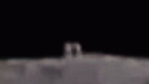 کشف کلبه‌‌ای‌ عجیب ‌در ماه