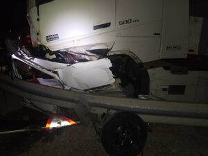 تصادف خونین در ایرانشهر/ ۸ نفر زیر چرخ‌های کامیون جان باختند