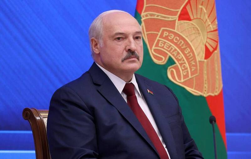 لوکاشنکو مصمم به برگزاری همه‌پرسی قانون اساسی در فوریه