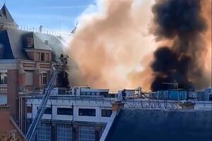 حریق گسترده در ساختمان چاپ اسکناس در فرانسه/ ۲۴ نفر زخمی شده‌اند