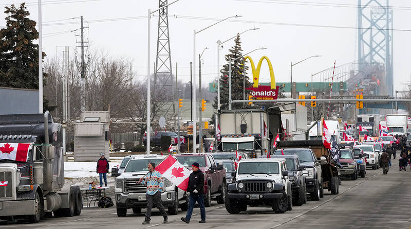 ادامه اعتراضات کرونایی کامیون‌داران در کانادا