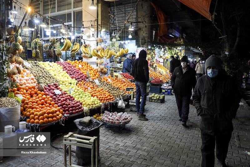 بازار میوه فروشان در خیابان تازه میدان اردبیل