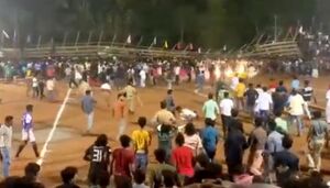 فیلم/ فروریختن جایگاه تماشاگران فوتبال در هند
