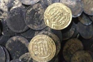 ۲۹ عدد سکه دوره اشکانی صفوی در قم کشف شد