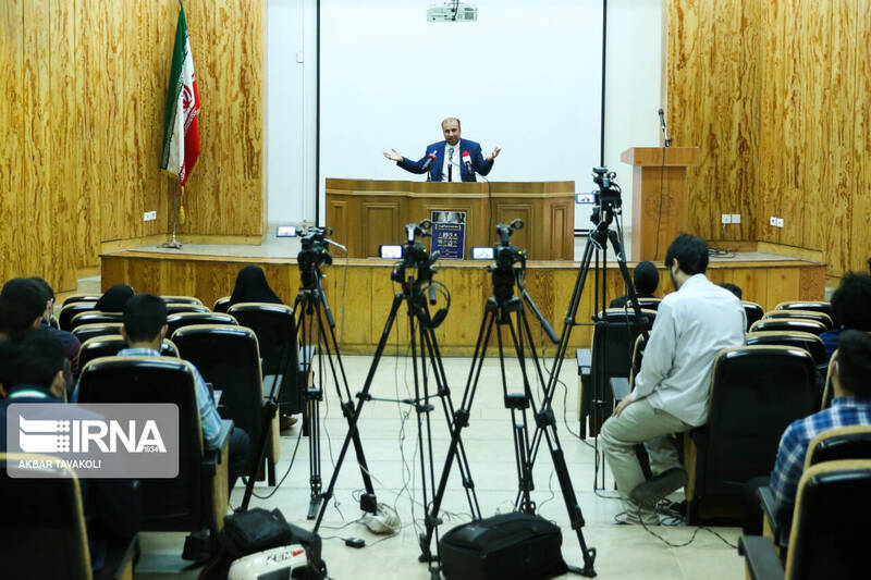 سخنرانی هادی آجیلی در نشست برسی مذاکرات ایران و 4+1